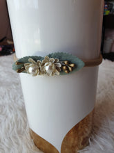 Lade das Bild in den Galerie-Viewer, White Pearl Floral Headband