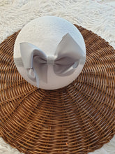 Load image into Gallery viewer, Nicki Bow