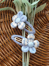 Load image into Gallery viewer, Blue Flower Snap Hairclip