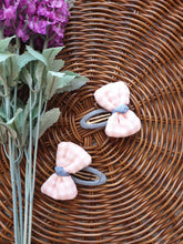 Load image into Gallery viewer, Peachy Bow Snap Hairclips