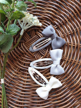Load image into Gallery viewer, Gray 2" Bow Snap Hairclip