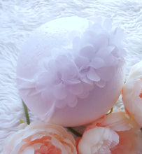 Load image into Gallery viewer, Mini Daisy Floral Headband