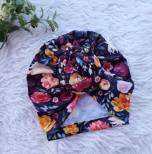 Load image into Gallery viewer, Floral Knot Turban
