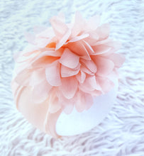 Load image into Gallery viewer, Big Daisy Flower Headband