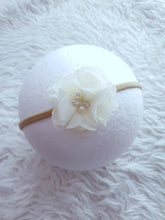 Load image into Gallery viewer, White Floral Bow Headband