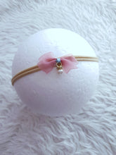 Load image into Gallery viewer, Baby Pink Floral Bow Headband
