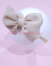 Load image into Gallery viewer, 4.5 inch Textured Rib Bows