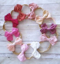 Load image into Gallery viewer, Annika Linen Bow