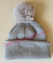 Load image into Gallery viewer, Knitted Pompom Beanie