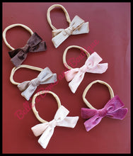 Load image into Gallery viewer, Ellie's Hand-tied Headbows