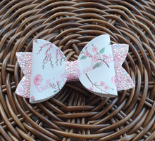 Load image into Gallery viewer, Gia Bow Clip