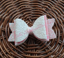 Load image into Gallery viewer, Gia Bow Clip