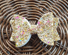 Load image into Gallery viewer, Gia Bow Clip