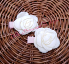 Load image into Gallery viewer, Gia's Floral Clip