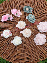 Load image into Gallery viewer, Gia's Floral Clip