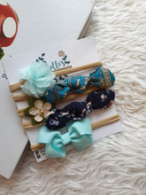 Lade das Bild in den Galerie-Viewer, Sky Blue Nicki Floral and Bows Headband
