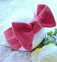 Lade das Bild in den Galerie-Viewer, Faux Cashmere Top-knot Headbow
