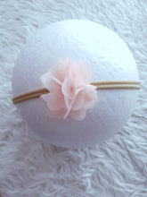 Lade das Bild in den Galerie-Viewer, Hot Pink Floral Bow Headband
