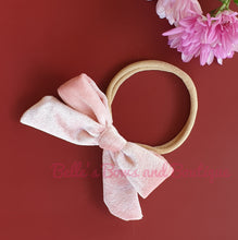 Lade das Bild in den Galerie-Viewer, Ellie&#39;s Hand-tied Headbows
