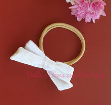 Lade das Bild in den Galerie-Viewer, Ellie&#39;s Hand-tied Headbows
