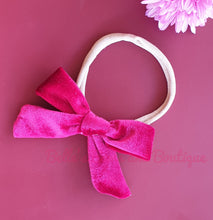 Lade das Bild in den Galerie-Viewer, Ellie&#39;s Hand-tied Headbows
