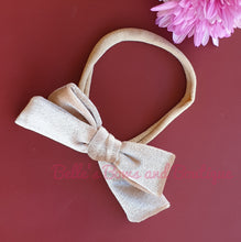 Lade das Bild in den Galerie-Viewer, Ellie&#39;s Hand-tied Headbows
